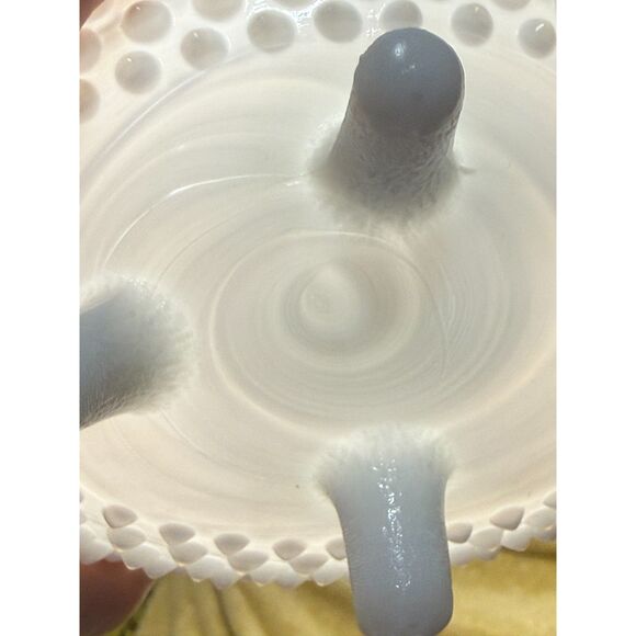 Vintage Oval L.E. Smith Style Milk Glass Hobnail Footed Covered Dish, 1950s–70s - Picture 6 of 8
